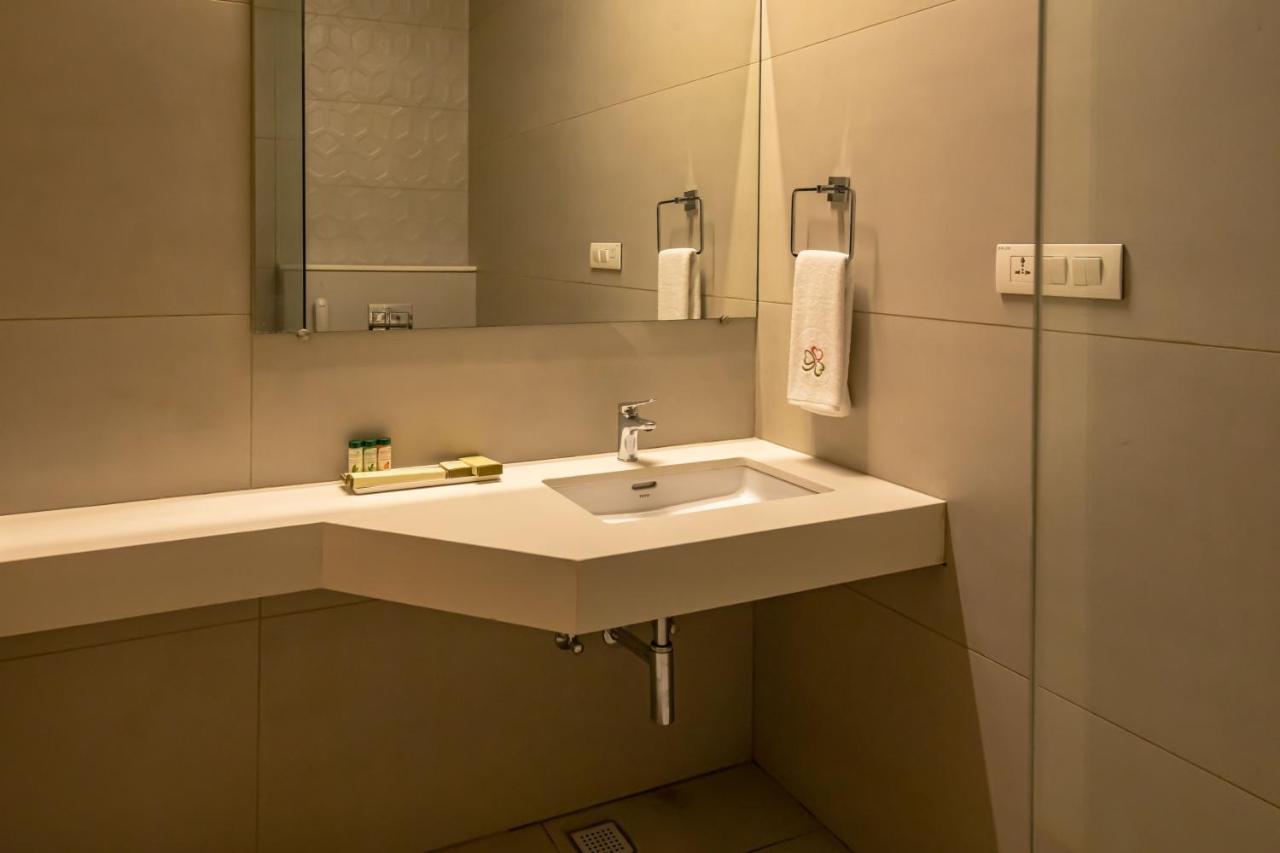ホテル Rathna Residency - Near Us Consulate チェンナイ エクステリア 写真